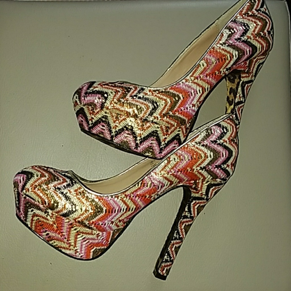 Shoes - Picture 4 of 7